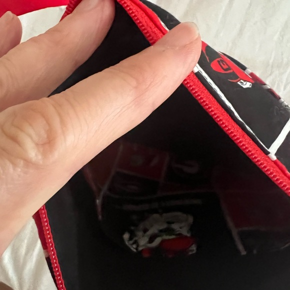 UGA crossbody with accessories - Picture 6 of 7